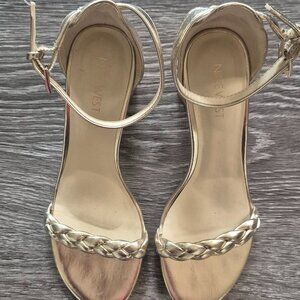 Women Nine West dressy gold block heel sandal